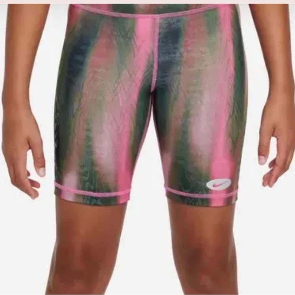 Nike Big Kids size Large (Girls) Indy Icon Clash Biker Shorts